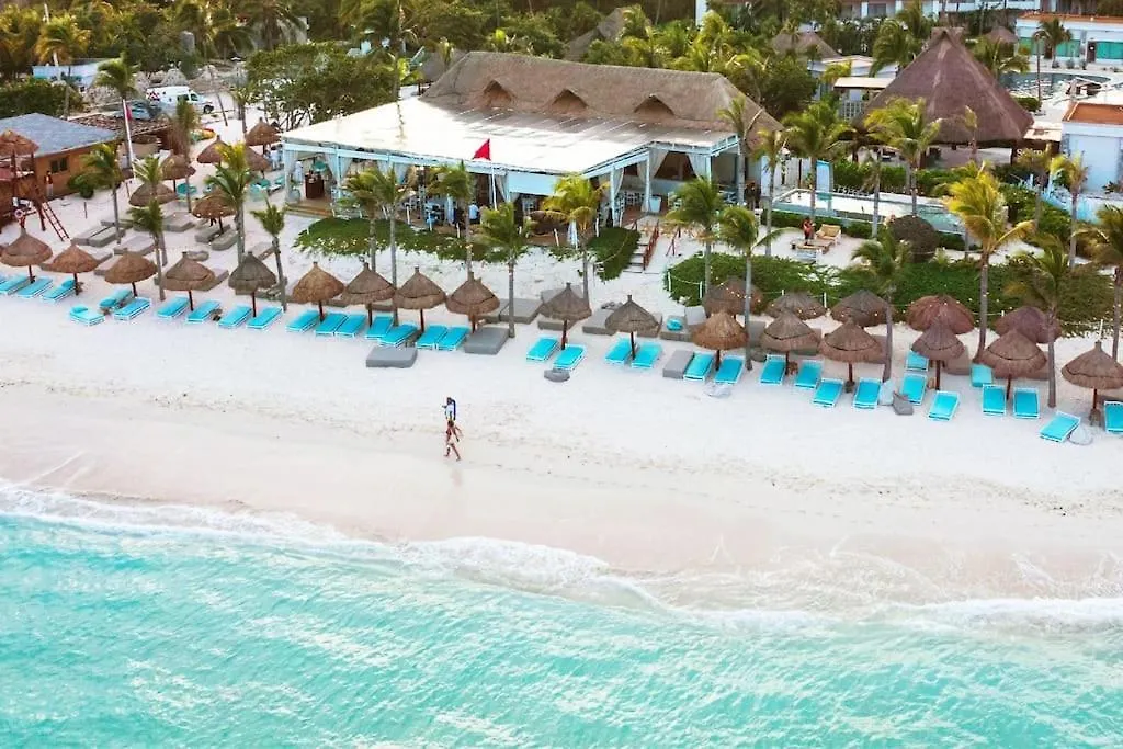 Nido De Tortuga Akumal With Beach Access And Private Jacuzzi